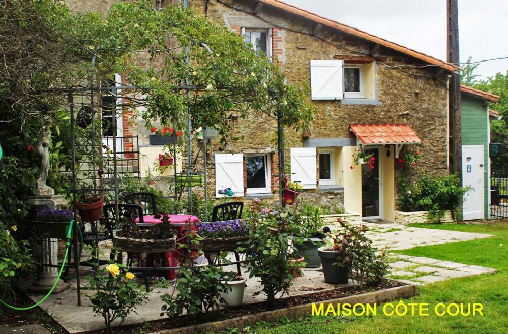 Saint-Vincent-Sterlanges Chez Martine Et Bernard B&B 외부 사진